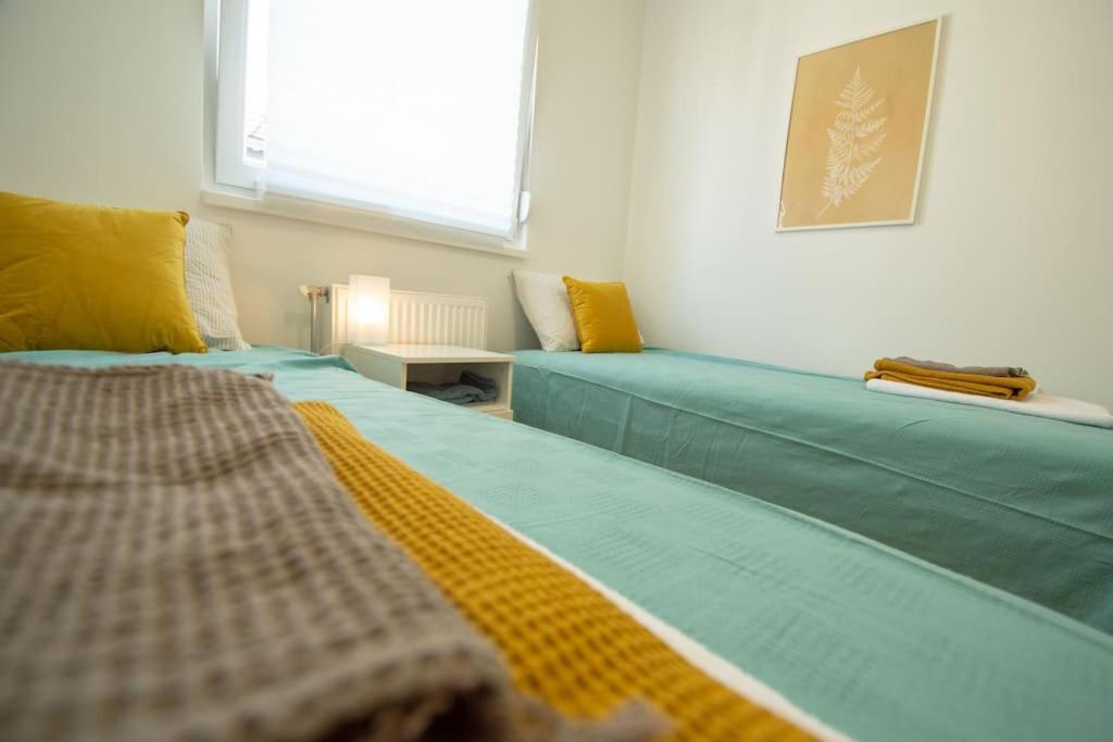 White Fields-Central 2-Bdrm Apartment With Parking Novi Sad Exterior photo